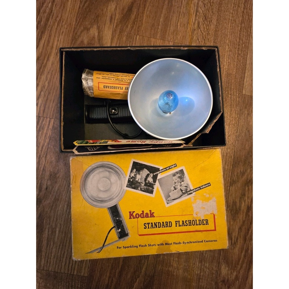 Kodak Standard Flasholder Vintage w 2Way Flashguard in Original Box 1950s Camera
